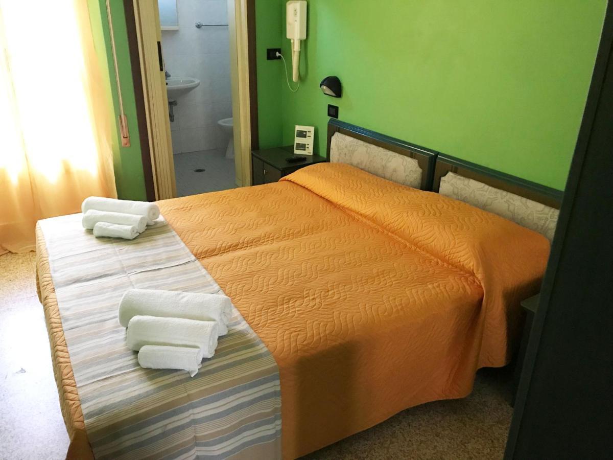 Hotel Berna Rimini Extérieur photo